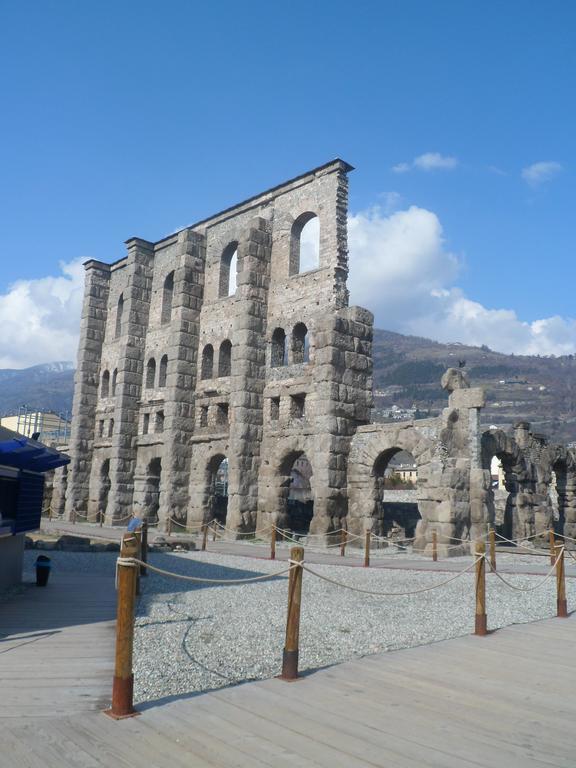 Appartamento" Le Bourg 61" Vda Cir 0208 Aosta Buitenkant foto
